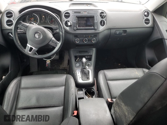 2017 Volkswagen Tiguan S with VIN WVGBV7AXXHK000128, listed as a Copart auction lot 47925435 with 140,257 mi miles and Clean Title. Bid and sale history available at DreamBid. Image 8.