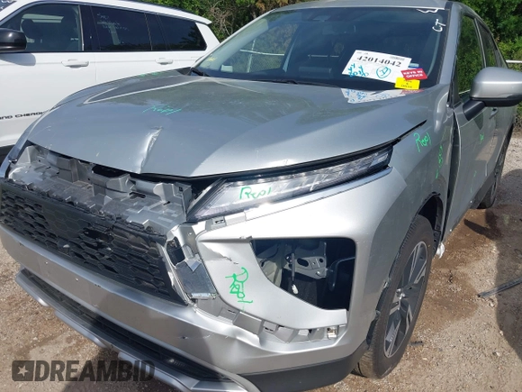 2025 Mitsubishi Eclipse Cross SE with VIN JA4ATWAA9SZ012842, listed as a IAAI auction lot 42014042 with 8,030 mi miles and . Bid and sale history available at DreamBid. Image 6.