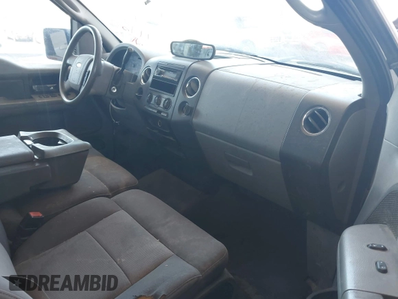 2004 Ford F-150 STX z VIN 1FTRX12W54NA86070, wystawiony jako IAAI lot #42714603 z przebiegiem 293 183 mil mil oraz . Historia ofert i sprzedaży dostępna na DreamBid. Obrazek 5.