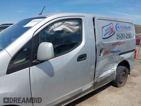 2015 Nissan NV200 SV with VIN 3N6CM0KN1FK716429, listed as a IAAI auction lot 42084050 with 154,913 mi miles and . Bid and sale history available at carsss.com. Image 6.
