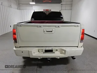 2011 GMC Sierra 1500 Denali z VIN 3GTP2XE21BG345323, wystawiony jako Copart lot #43329045 z przebiegiem 236 126 mil mil oraz Czysty tytuł • Clean title. Historia ofert i sprzedaży dostępna na DreamBid. Obrazek 6.