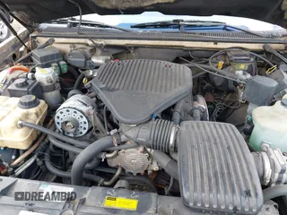 1996 Cadillac Fleetwood z VIN 1G6DW52PXTR705592, wystawiony jako IAAI lot #42290586 z przebiegiem Nie podano mil oraz . Historia ofert i sprzedaży dostępna na DreamBid. Obrazek 10.