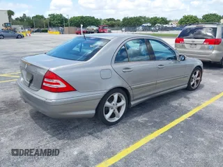 2005 Mercedes-Benz C 230 Kompressor с VIN WDBRF40J75A783792, выставлен на аукционе IAAI как лот 42772016 с пробегом 137 891 миль миль и . История ставок и продаж доступна на DreamBid. Изображение 4.