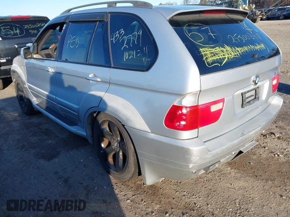 2001 BMW X5 4.4i with VIN WBAFB33511LH07282, listed as a IAAI auction lot 41766599 with 999,999 mi miles. Bid and sale history available at carsss.com. Image 3.