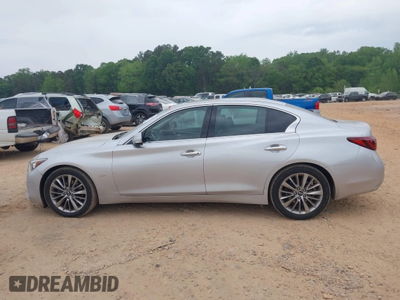 2018 Infiniti Q50 3.0t Luxe with VIN JN1EV7AR0JM433540, listed as a IAAI auction lot 42129284 with 105,966 mi miles. Bid and sale history available at carsss.com. Image 14.