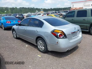 2011 Nissan Altima S with VIN 1N4AL2AP8BN470873, listed as a IAAI auction lot 42135060 with 171,894 mi miles and . Bid and sale history available at carsss.com. Image 3.