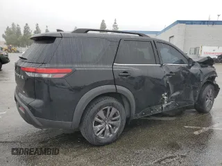 2022 Nissan Pathfinder SV с VIN 5N1DR3BA3NC237128, выставлен на аукционе Copart как лот 51103255 с пробегом 25 156 миль миль и Списание • Salvage title. История ставок и продаж доступна на DreamBid. Изображение 3.
