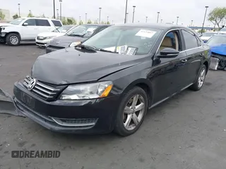 2012 Volkswagen Passat SE с VIN 1VWBP7A37CC095307, выставлен на аукционе IAAI как лот 42123857 с пробегом 140 041 миль миль и . История ставок и продаж доступна на DreamBid. Изображение 2.