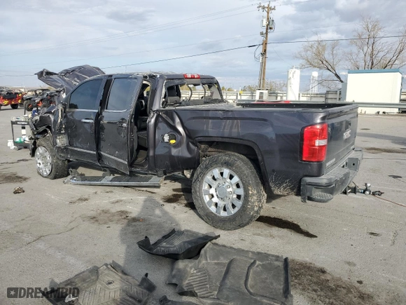 2016 GMC Sierra 2500HD Denali with VIN 1GT12UEG2GF247586, listed as a Copart auction lot 82901624 with 156,376 mi miles and Non Repairable. Bid and sale history available at carsss.com. Image 2.