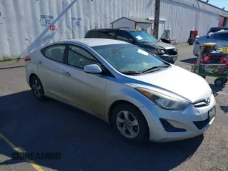 2015 Hyundai Elantra SE z VIN 5NPDH4AE0FH581281, wystawiony jako IAAI lot #42762916 z przebiegiem 131 187 mil mil oraz . Historia ofert i sprzedaży dostępna na DreamBid. Obrazek 1.