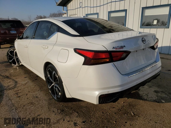 2023 Nissan Altima 2.5 SR with VIN 1N4BL4CV4PN388030, listed as a Copart auction lot 49082055 with 25,515 mi miles and Salvage Title. Bid and sale history available at carsss.com. Image 2.