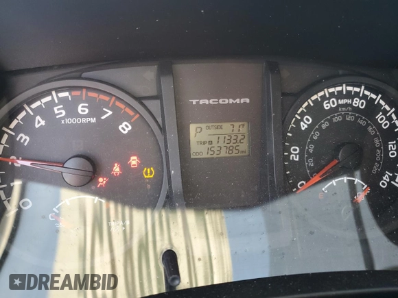 2017 Toyota Tacoma SR z VIN 5TFRX5GN8HX087229, wystawiony jako Copart lot #54735825 z przebiegiem 153 785 mil mil oraz Szkoda całkowita • Salvage title. Historia ofert i sprzedaży dostępna na DreamBid. Obrazek 9.