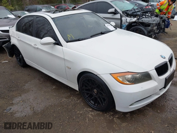 2007 BMW 3 Series 328i with VIN WBAVA335X7P141314, listed as a IAAI auction lot 41773135 with 131,955 mi miles. Bid and sale history available at carsss.com. Image 1.