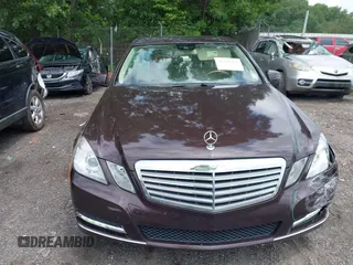 2013 Mercedes-Benz E 350 Luxury z VIN WDDHF5KB7DA663228, wystawiony jako IAAI lot #42429426 z przebiegiem 169 457 mil mil oraz . Historia ofert i sprzedaży dostępna na DreamBid. Obrazek 12.