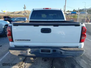2006 Chevrolet Silverado 1500 LT1 with VIN 2GCEC13TX61114030, listed as a IAAI auction lot 41805974 with 300,118 mi miles. Bid and sale history available at carsss.com. Image 17.