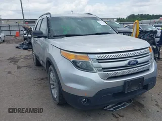 2013 Ford Explorer XLT z VIN 1FM5K7D84DGA93803, wystawiony jako IAAI lot #42131061 z przebiegiem 142 692 mil mil oraz . Historia ofert i sprzedaży dostępna na DreamBid. Obrazek 1.