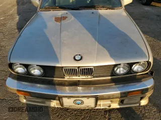 1987 BMW 3 Series z VIN WBAAA1301H2322047, wystawiony jako Copart lot #79020694 z przebiegiem 109 092 mil mil oraz Nie do naprawy • Non repairable. Historia ofert i sprzedaży dostępna na DreamBid. Obrazek 11.