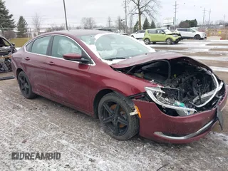2015 Chrysler 200 Limited z VIN 1C3CCCAG3FN739705, wystawiony jako IAAI lot #41228026 z przebiegiem 90 669 mil mil oraz . Historia ofert i sprzedaży dostępna na DreamBid. Obrazek 1.
