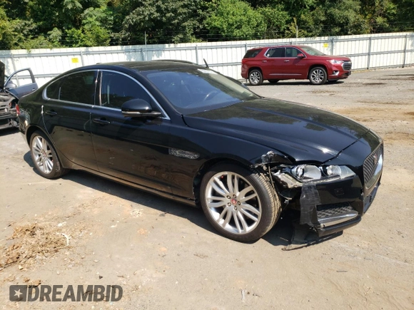 2016 Jaguar XF 35t Prestige with VIN SAJBE4BV9GCY07850, listed as a Copart auction lot 65637874 with 137,148 mi miles and Salvage Title. Bid and sale history available at carsss.com. Image 4.