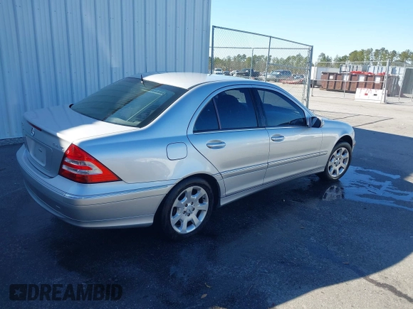 2005 Mercedes-Benz C 320 с VIN WDBRF84J35F646188, выставлен на аукционе IAAI как лот 41692007 с пробегом 203 320 миль миль и . История ставок и продаж доступна на DreamBid. Изображение 4.