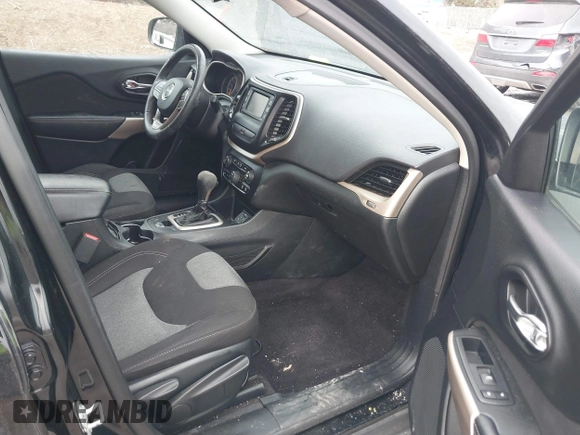 2017 Jeep Cherokee Altitude with VIN 1C4PJLAS7HW610189, listed as a IAAI auction lot 41670339 with 116,556 mi miles and . Bid and sale history available at DreamBid. Image 5.