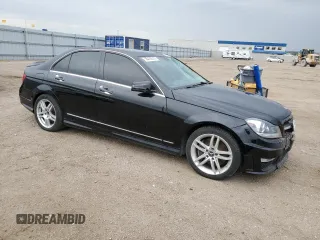 2014 Mercedes-Benz C 300 Sport z VIN WDDGF8AB6ER313428, wystawiony jako Copart lot #58425515 z przebiegiem 99 539 mil mil oraz Czysty tytuł • Clean title. Historia ofert i sprzedaży dostępna na DreamBid. Obrazek 4.