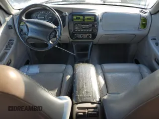 1997 Ford Explorer XLT z VIN 1FMDU35P8VUB84273, wystawiony jako Copart lot #45449285 z przebiegiem 139 631 mil mil oraz Szkoda całkowita • Salvage title. Historia ofert i sprzedaży dostępna na DreamBid. Obrazek 8.
