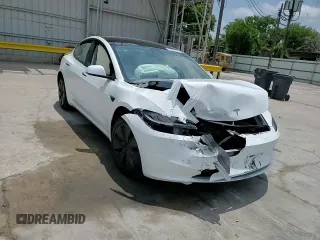 2025 Tesla Model 3 Long Range with VIN 5YJ3E1EB2SF882842, listed as a Copart auction lot 58424635 with 10,817 mi miles and Salvage title. Bid and sale history available at DreamBid. Image 13.