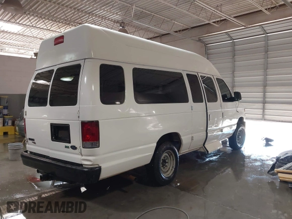 2011 Ford Econoline Cargo Commercial with VIN 1FTNS1EW0BDA60746, listed as a IAAI auction lot 41346661 with 117,363 mi miles. Bid and sale history available at carsss.com. Image 4.