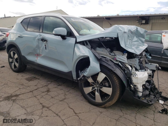 2019 Volvo XC40 Momentum with VIN YV4162XZ7K2003114, listed as a Copart auction lot 59635293 with 0 mi miles. Bid and sale history available at carsss.com. Image 4.