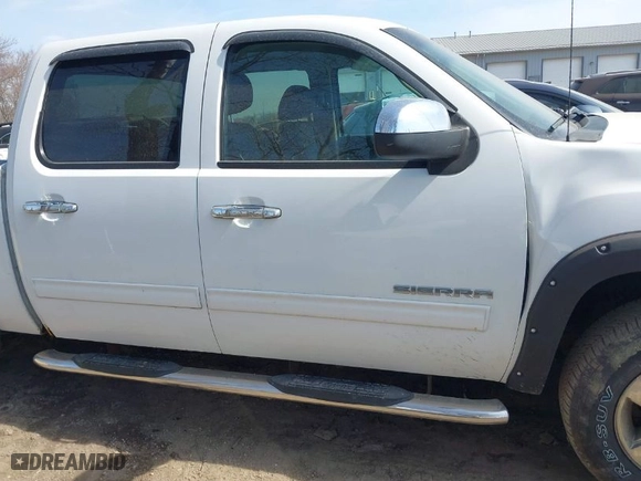 2011 GMC Sierra 1500 SLE with VIN 3GTP2VE37BG335439, listed as a IAAI auction lot 41787014 with 177,671 mi miles. Bid and sale history available at carsss.com. Image 13.