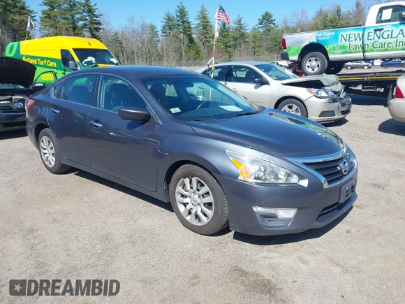 2013 Nissan Altima S with VIN 1N4AL3AP5DC264253, listed as a IAAI auction lot 42126648 with 189,122 mi miles and . Bid and sale history available at carsss.com. Image 1.