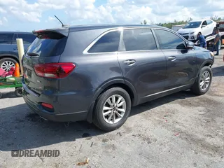 2019 Kia Sorento LX with VIN 5XYPG4A32KG538030, listed as a IAAI auction lot 41628882 with 120,392 mi miles. Bid and sale history available at carsss.com. Image 4.