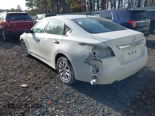 2015 Nissan Altima SL with VIN 1N4AL3AP5FN344336, listed as a IAAI auction lot 41467677 with 89,403 mi miles and . Bid and sale history available at carsss.com. Image 3.
