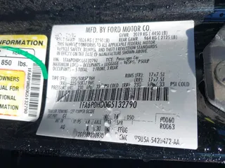 2016 Ford Fusion SE with VIN 1FA6P0HD0G5132790, listed as a IAAI auction lot 40604197 with 300,100 mi miles. Bid and sale history available at carsss.com. Image 9.