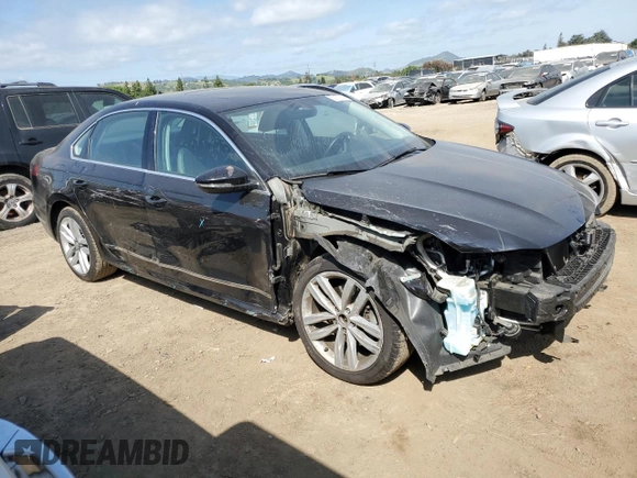 2017 Volkswagen Passat SE z VIN 1VWGT7A32HC062661, wystawiony jako Copart lot #53167835 z przebiegiem 44 689 mil mil oraz Szkoda całkowita • Salvage title. Historia ofert i sprzedaży dostępna na DreamBid. Obrazek 4.