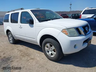 2008 Nissan Pathfinder SE with VIN 5N1AR18B68C611923, listed as a IAAI auction lot 41909144 with 148,017 mi miles. Bid and sale history available at carsss.com. Image 1.