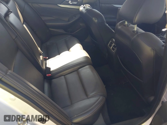 2017 Nissan Maxima Platinum with VIN 1N4AA6AP7HC400248, listed as a IAAI auction lot 42228813 with 221,209 mi miles and . Bid and sale history available at DreamBid. Image 8.