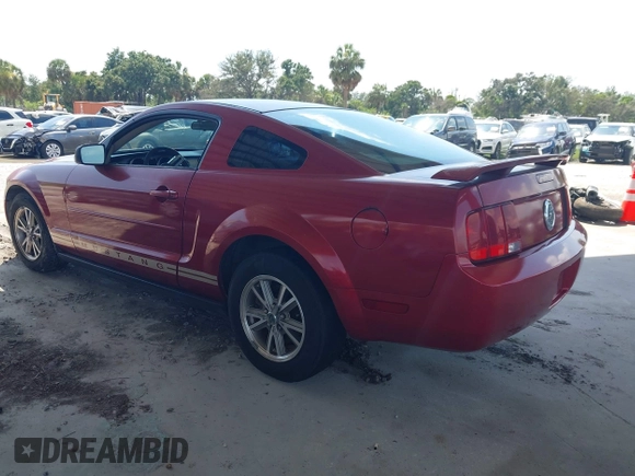 2005 Ford Mustang Deluxe z VIN 1ZVFT80N455170297, wystawiony jako IAAI lot #42528019 z przebiegiem 132 373 mil mil oraz . Historia ofert i sprzedaży dostępna na DreamBid. Obrazek 3.