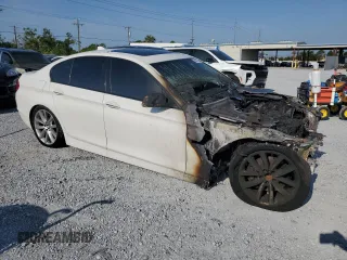 2011 BMW 5 Series 535i z VIN WBAFR7C55BC603380, wystawiony jako Copart lot #55961545 z przebiegiem Nie podano mil oraz Nie do naprawy • Non repairable. Historia ofert i sprzedaży dostępna na DreamBid. Obrazek 4.