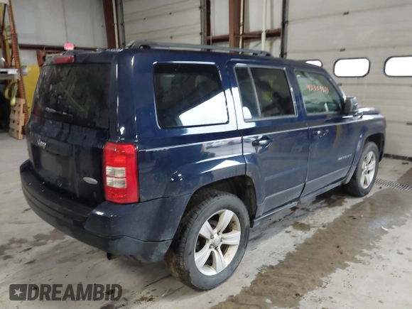 2014 Jeep Patriot Latitude z VIN 1C4NJRFB0ED730765, wystawiony jako IAAI lot #42309571 z przebiegiem 218 577 mil mil oraz . Historia ofert i sprzedaży dostępna na DreamBid. Obrazek 4.