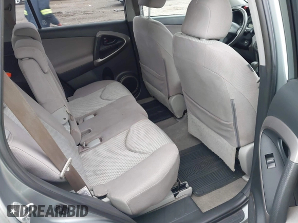2007 Toyota RAV4 with VIN JTMZD33V475060428, listed as a IAAI auction lot 41565817 with Not Provided miles. Bid and sale history available at carsss.com. Image 8.