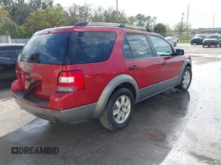 2006 Ford Freestyle SE with VIN 1FMZK01186GA13387, listed as a IAAI auction lot 41604310 with 212,885 mi miles. Bid and sale history available at carsss.com. Image 4.