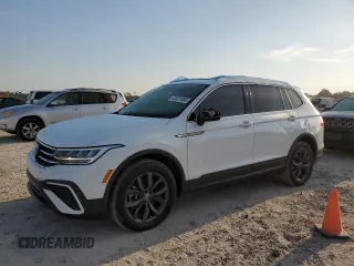2024 Volkswagen Tiguan SE z VIN 3VVNB7AX8RM013904, wystawiony jako Copart lot #53521455 z przebiegiem 13 477 mil mil oraz Szkoda całkowita • Salvage title. Historia ofert i sprzedaży dostępna na DreamBid. Obrazek 1.