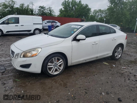 2013 Volvo S60 T5 Premier z VIN YV1612FS0D1226898, wystawiony jako Copart lot #56700705 z przebiegiem 160 000 mil mil oraz Czysty tytuł • Clean title. Historia ofert i sprzedaży dostępna na DreamBid. Obrazek 1.