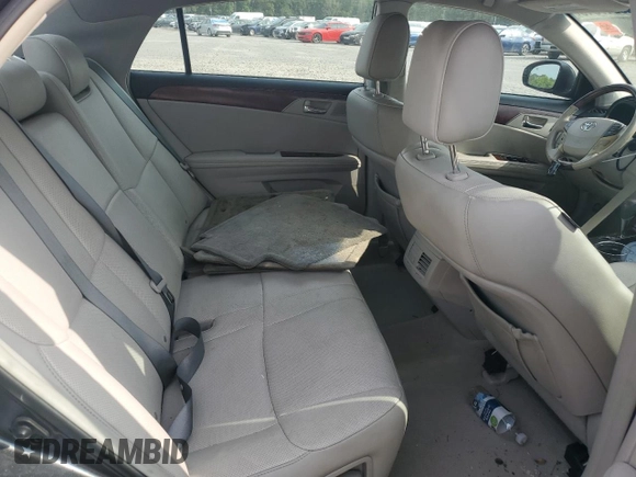 2012 Toyota Avalon z VIN 4T1BK3DB2CU465002, wystawiony jako Copart lot #55247345 z przebiegiem 131 583 mil mil oraz Szkoda całkowita • Salvage title. Historia ofert i sprzedaży dostępna na DreamBid. Obrazek 10.