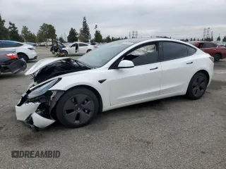 2021 Tesla Model 3 Long Range z VIN 5YJ3E1EB1MF032669, wystawiony jako Copart lot #53644465 z przebiegiem Nie podano mil oraz Szkoda całkowita • Salvage title. Historia ofert i sprzedaży dostępna na DreamBid. Obrazek 1.