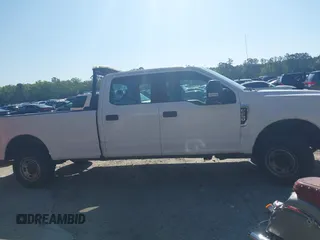 2019 Ford Super Duty F-250 SRW XL with VIN 1FT7W2A60KEC73618, listed as a IAAI auction lot 41949278 with 190,454 mi miles. Bid and sale history available at carsss.com. Image 13.