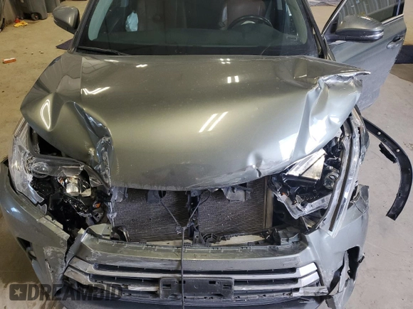 2018 Toyota Highlander Limited with VIN 5TDDZRFH8JS897561, listed as a Copart auction lot 47493225 with Not provided miles and Salvage title. Bid and sale history available at DreamBid. Image 14.