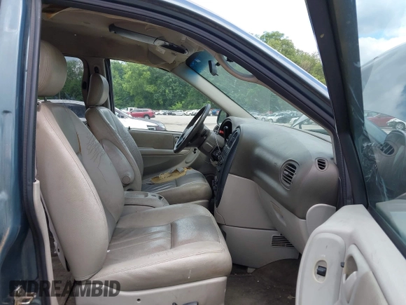 2006 Dodge Grand Caravan SXT z VIN 2D4GP44L26R792885, wystawiony jako IAAI lot #42362970 z przebiegiem 243 001 mil mil oraz . Historia ofert i sprzedaży dostępna na DreamBid. Obrazek 5.